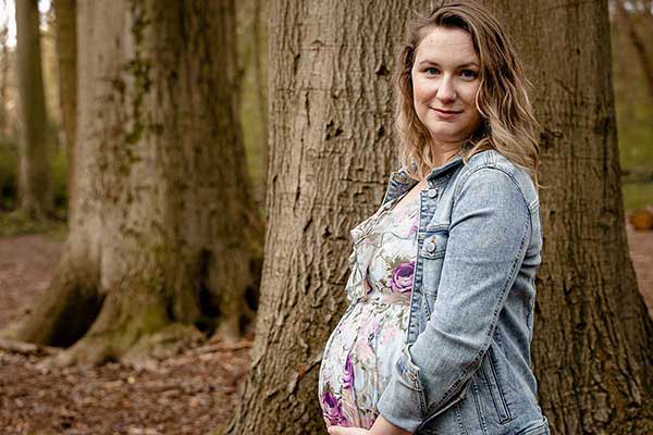 Neurodivergent woman is pregnant with her first baby