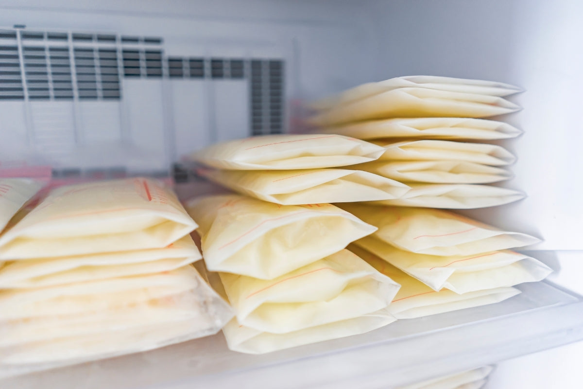 The Ultimate Guide to Storing Breast Milk Safely (Breast Milk Storage Bags & Tips)