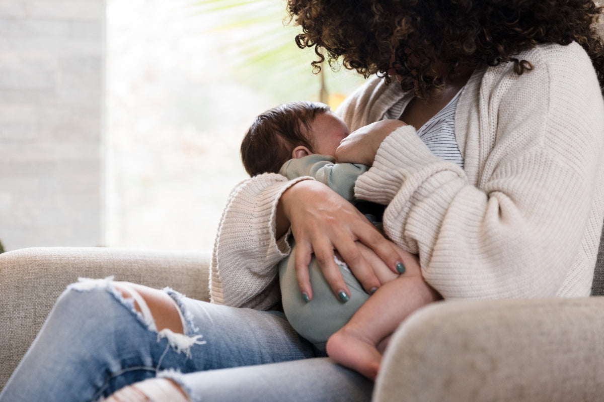 Lola&Lykke Experts Answer: 5 most asked questions about breastfeeding