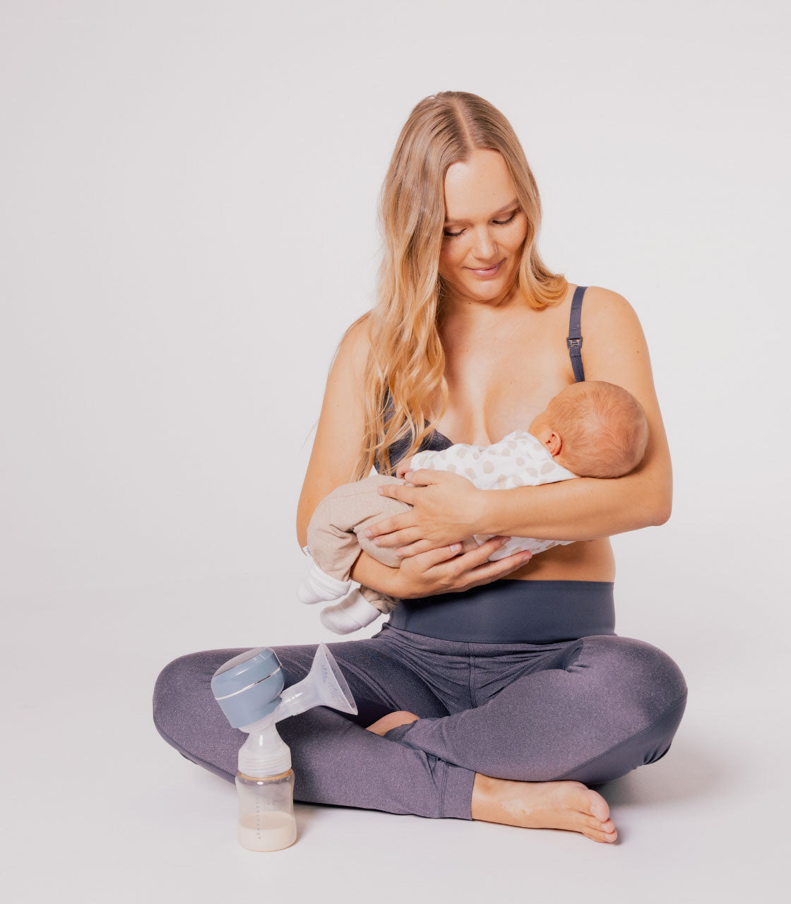 https://lolalykke.com/cdn/shop/files/lolalykke-home-collection-breastfeeding.jpg?crop=center&height=1400&v=1678128047&width=1200